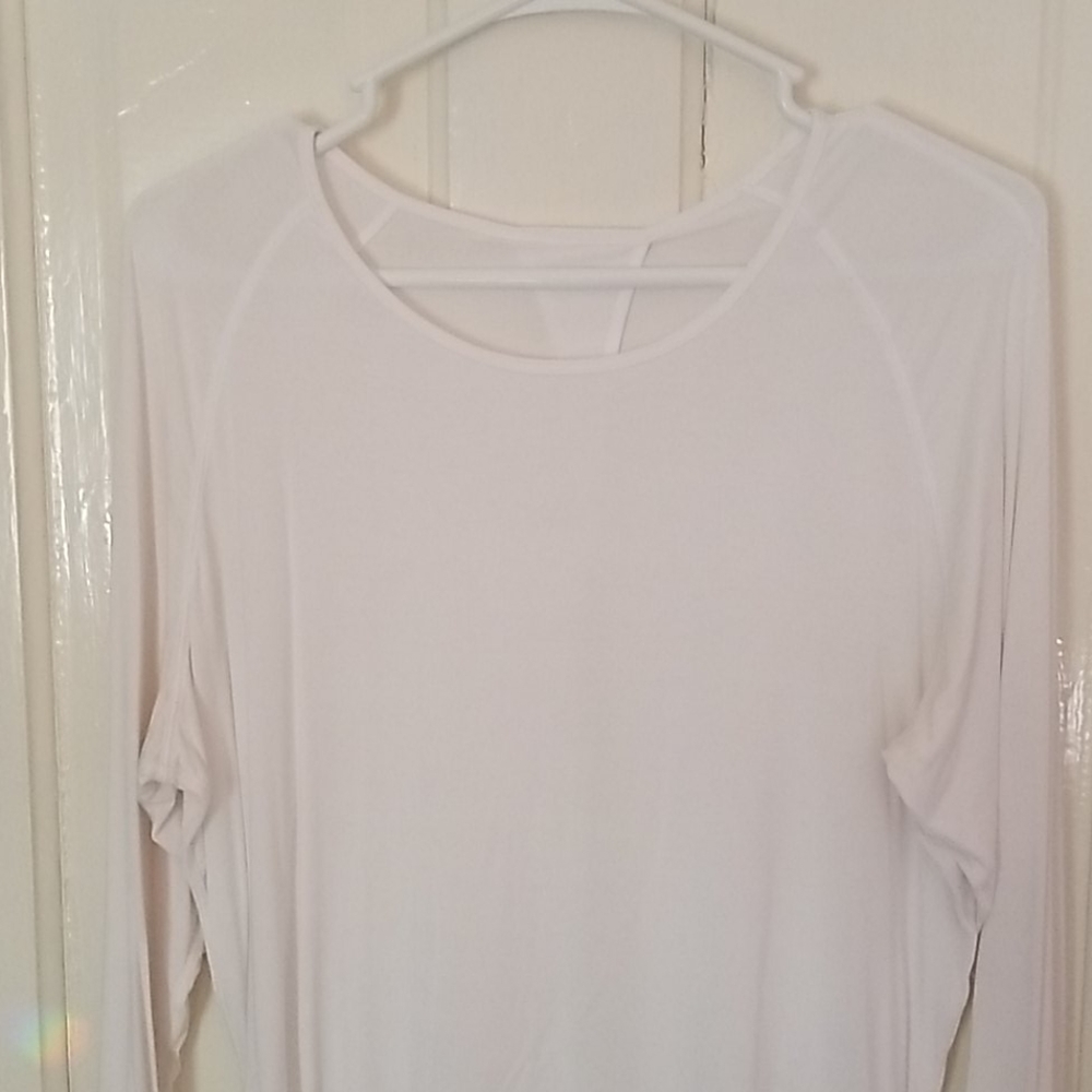 Lululemon top - Picture 2 of 7